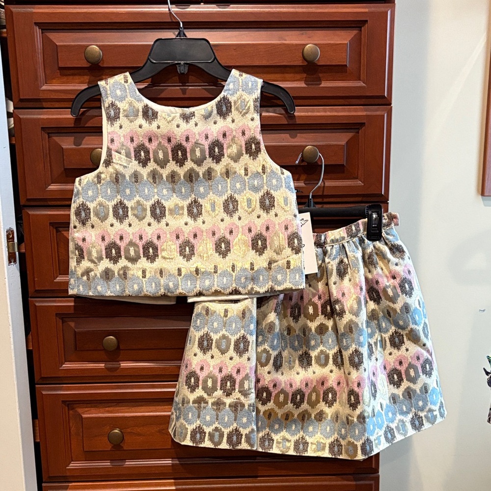 NWT Pippa & Julie Metallic Patterned 2 piece Formal set